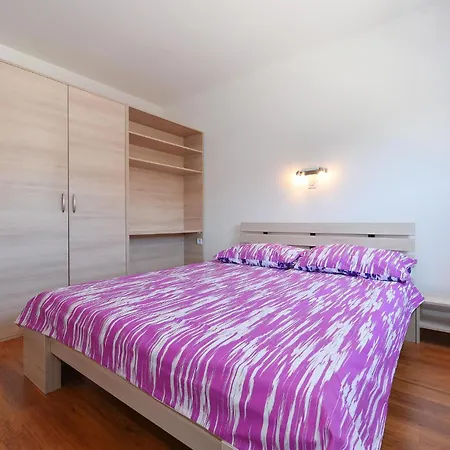 Casa de Férias In Rogoznica Rogoznica (Sibenik-Knin)