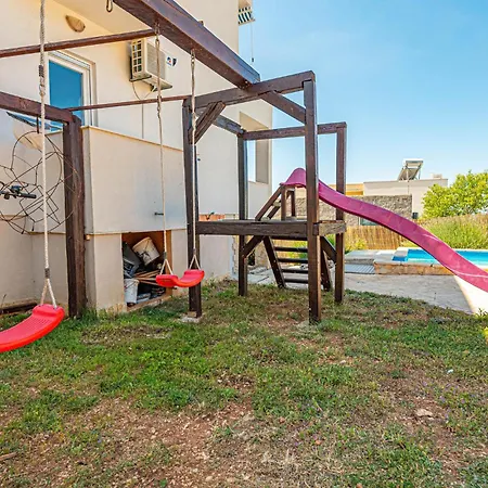 Stunning Home In Rogoznica